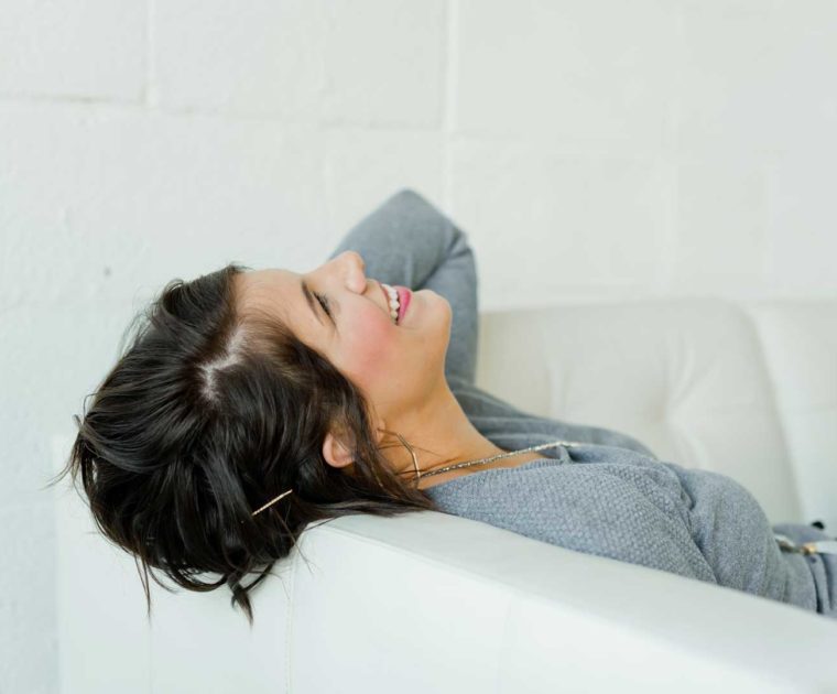 dormir-siesta-sofa