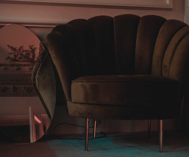 Sofa moderno de mediados de siglo. caracteristicas y origenes - Sofá moderno de mediados de siglo: características y orígenes
